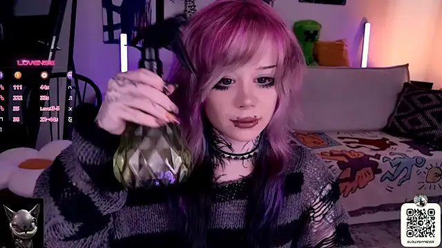 Lollyshy from StripChat