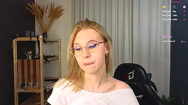 lovedrope from StripChat