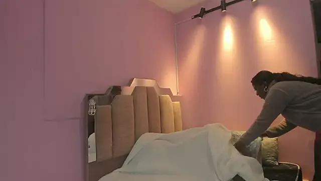 LoveQueen2 from StripChat