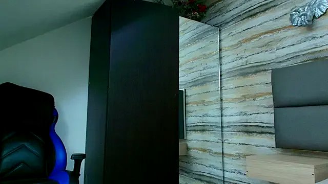 Lovers_21 from StripChat