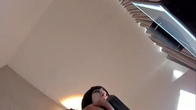 Lunaa_bellaa from StripChat