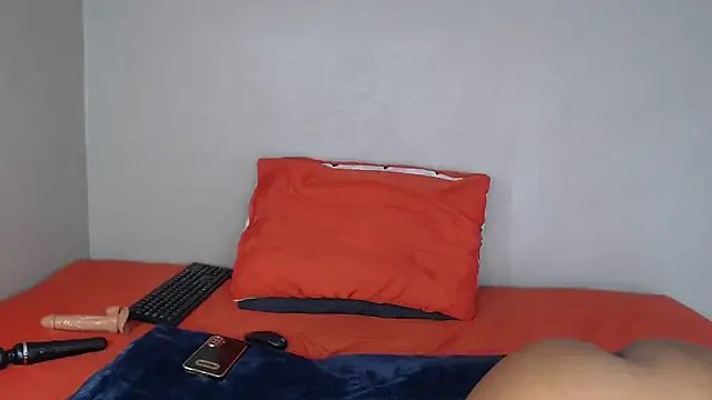 Lunalee from StripChat