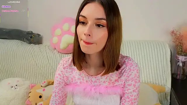 LunaraRada from StripChat