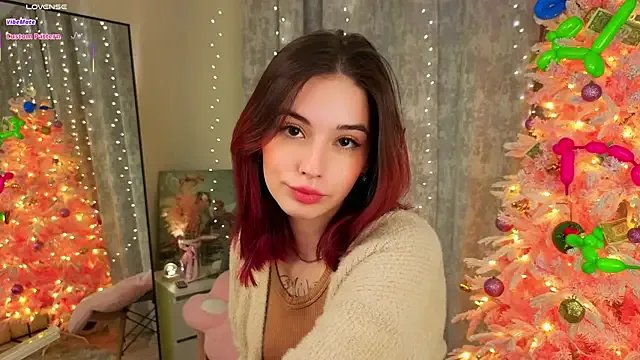 LunaraRada from StripChat