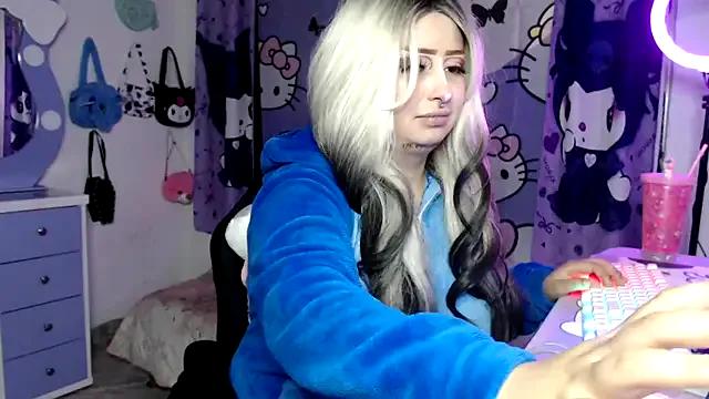 lussyevans24 on StripChat 