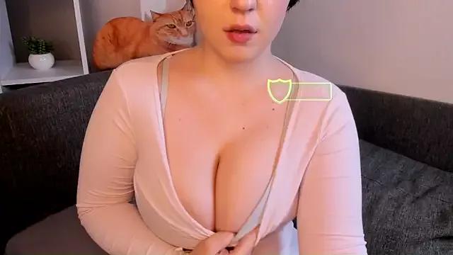 LynBrow from StripChat is Freechat
