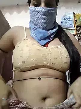 Naked Room maahi-satva 