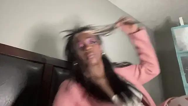 MadameMuse from StripChat