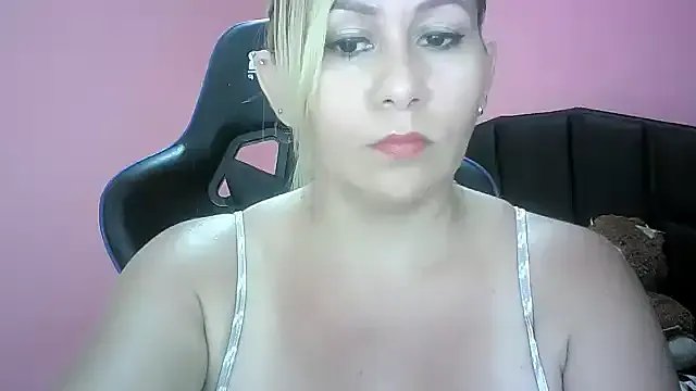 mariana0x from StripChat