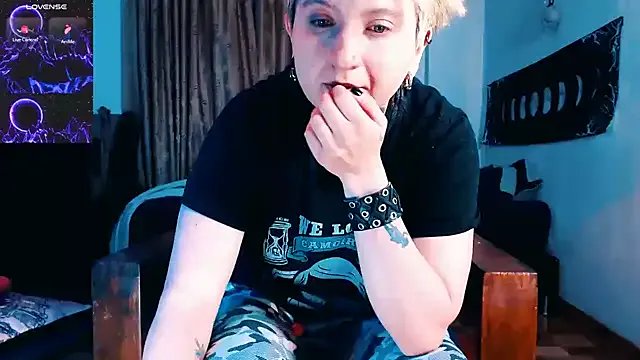 Marieblueeyes from StripChat