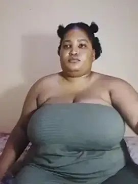 MassiveBoobsxxxx from StripChat