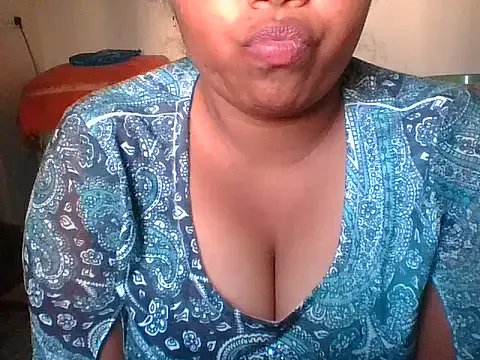 Mathi_cam from StripChat