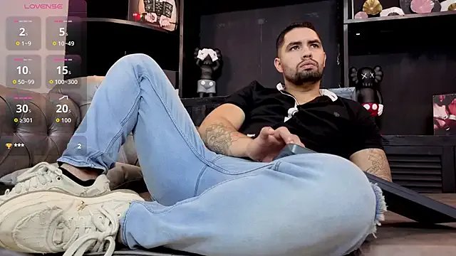 matteosantos on StripChat 