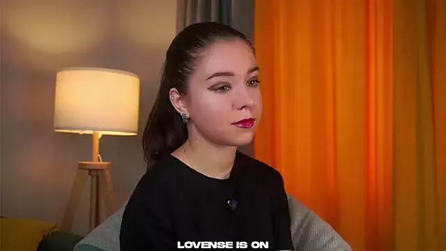 MaureenDrews from StripChat is Freechat