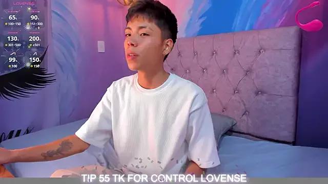 MaxiWildd from StripChat is Private