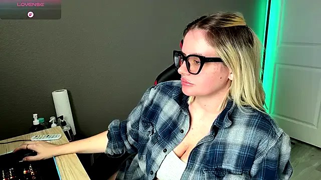 MAXXXTV from StripChat