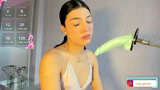 Naked Room may_fox06 