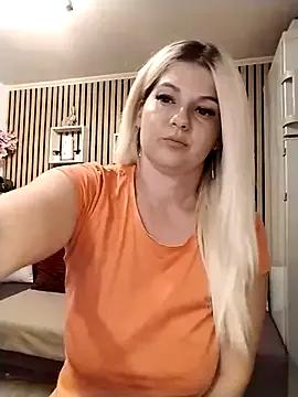 Mayaaaaaa_ from StripChat