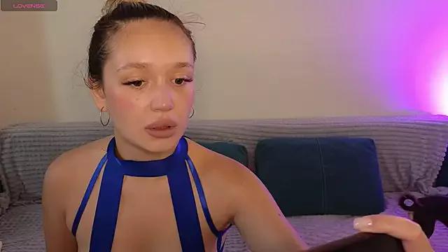 Naked Room Megan_Kira 
