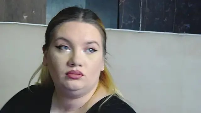 MelanieBrownn from StripChat