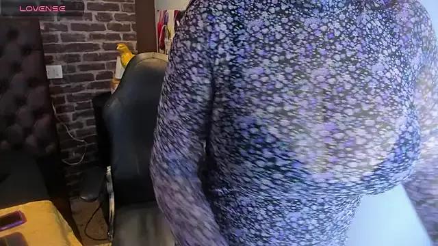 Meli28_ from StripChat