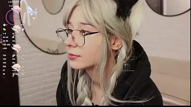 meomeee from StripChat