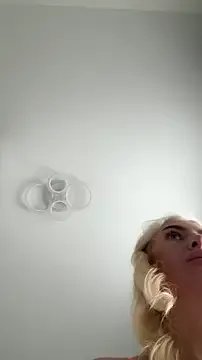 Mia_Roxie from StripChat