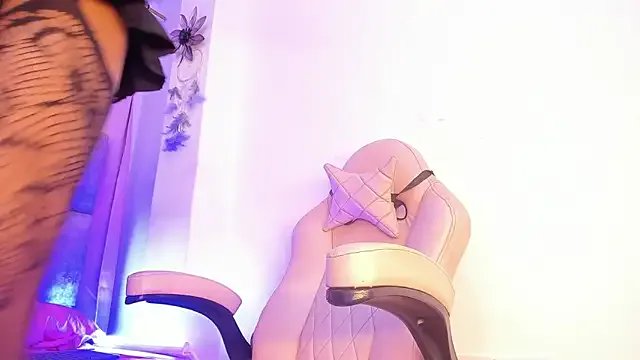 Mia_royal from StripChat