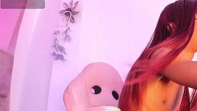 Mia_royal from StripChat