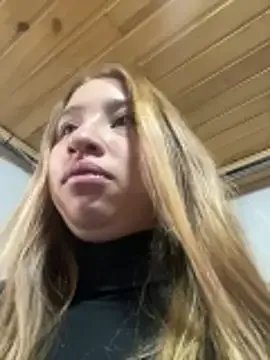 mia_skys from StripChat