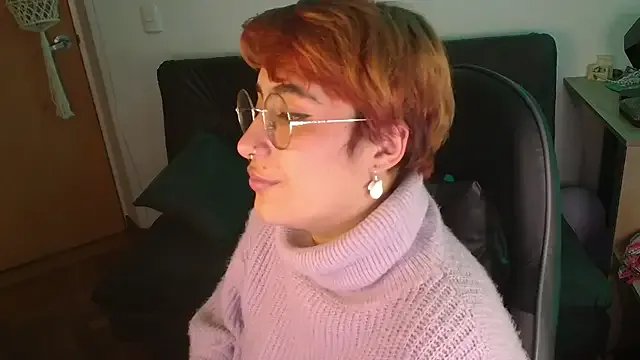 Miacatsito3 from StripChat