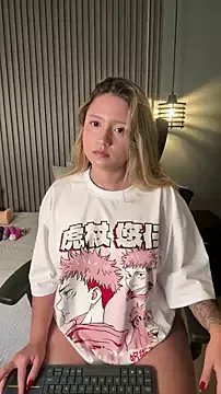 MiaPetit_ from StripChat