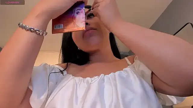 MiaRoberts1 from StripChat