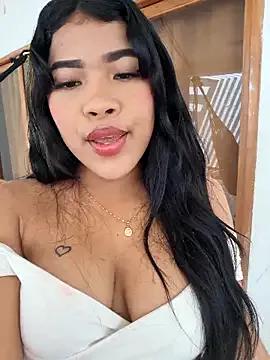 Michell_em from StripChat
