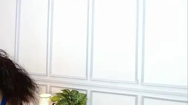 MiiaLane from StripChat