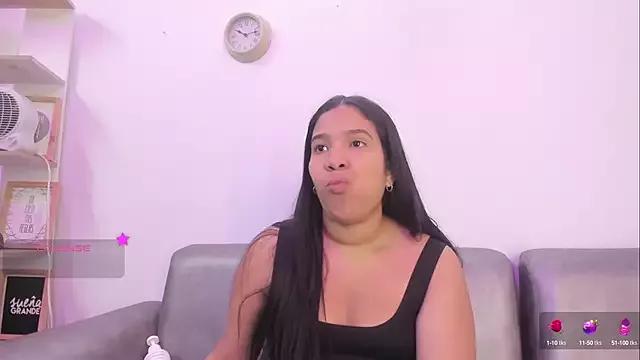 Naked Room Miiss_Greyy 