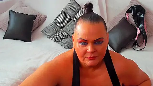 MilanaBiegert from StripChat