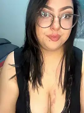 MileyGia from StripChat