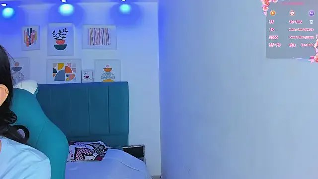 milk_candy18 from StripChat