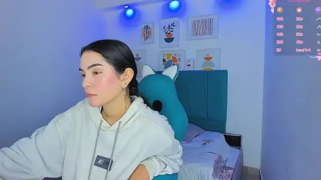 milk_candy18 from StripChat