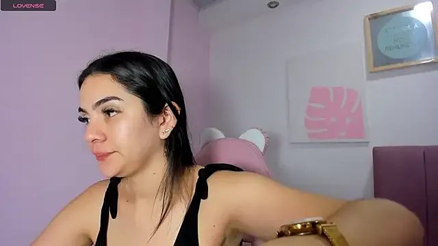 milk_candy18 from StripChat
