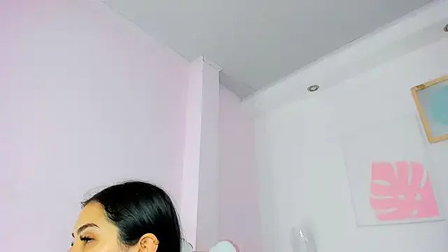 milk_candy18 from StripChat