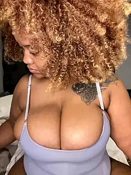 MILL204 on StripChat 