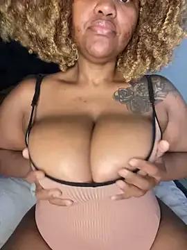 MILL204 on StripChat 