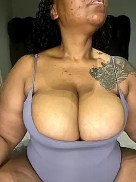 MILL204 on StripChat 