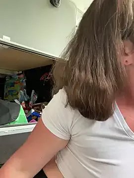 Mini_And_The_Bear from StripChat