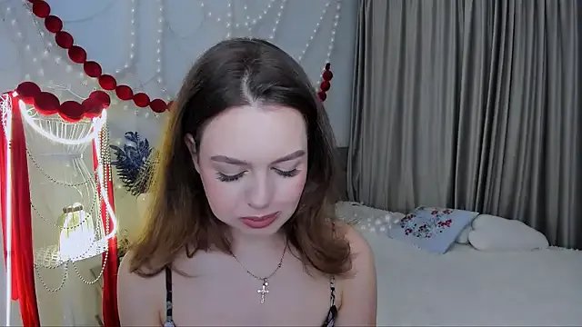 MiracleCurly from StripChat