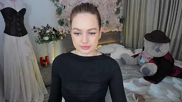 MiracleCurly from StripChat