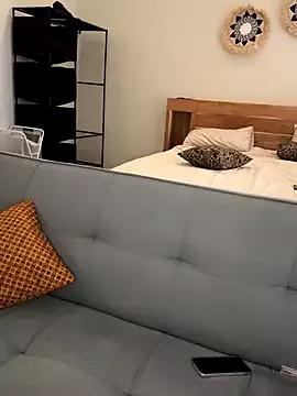 Naked Room MissBinx 