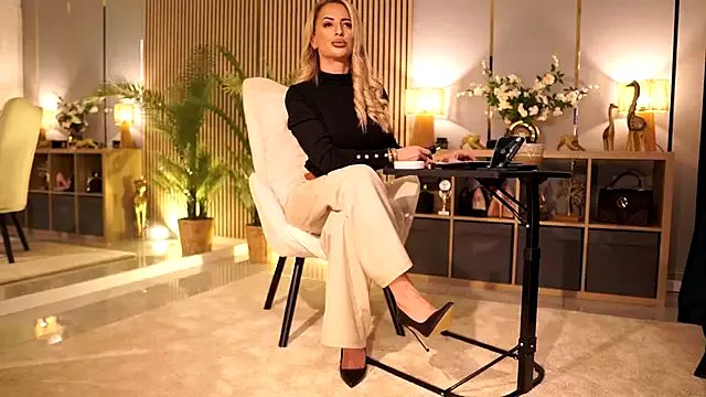 MissEmaDivine from StripChat